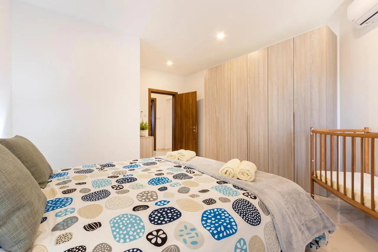 Ha2- Modern And Spacious 3 Bedroom Apartment San Gwann Malta
