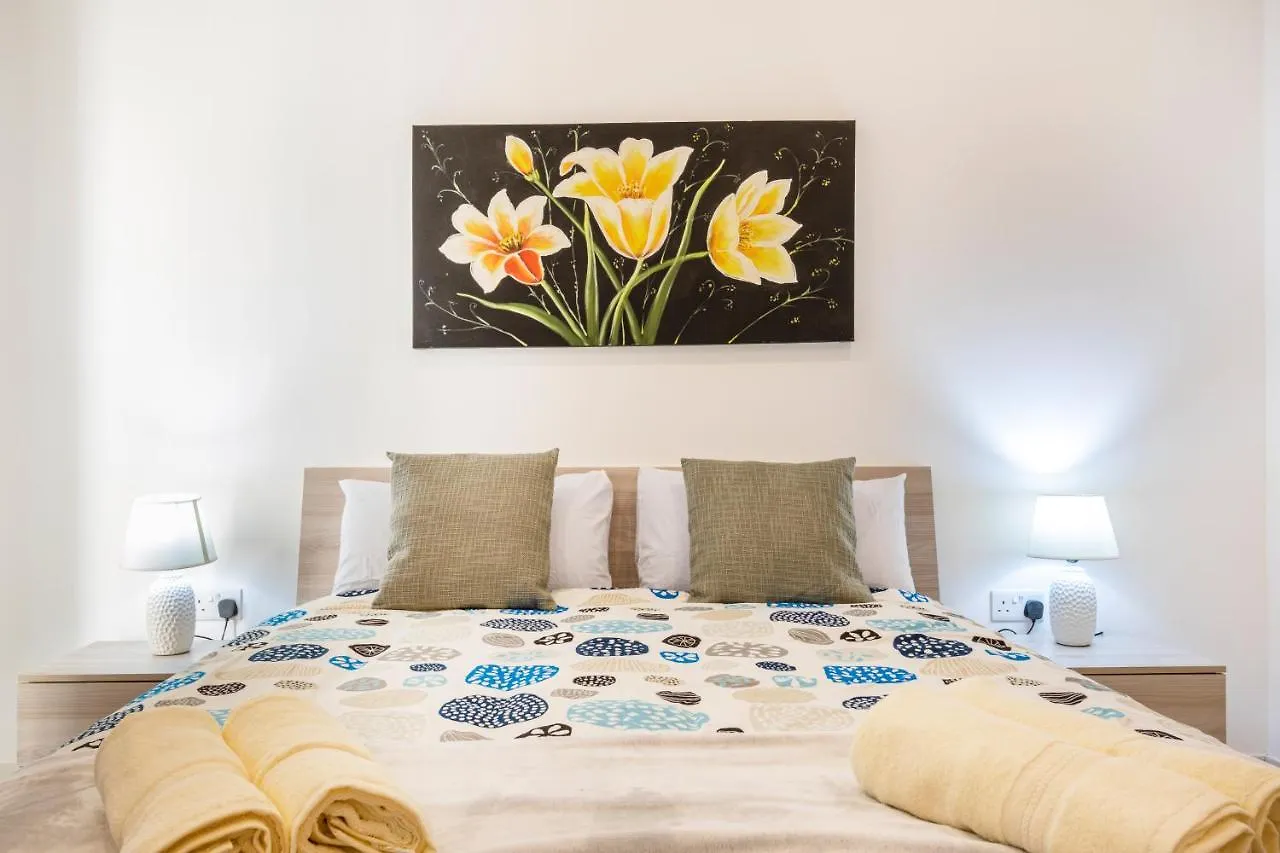 Ha2- Modern And Spacious 3 Bedroom Apartment San Gwann 0*,  Malta