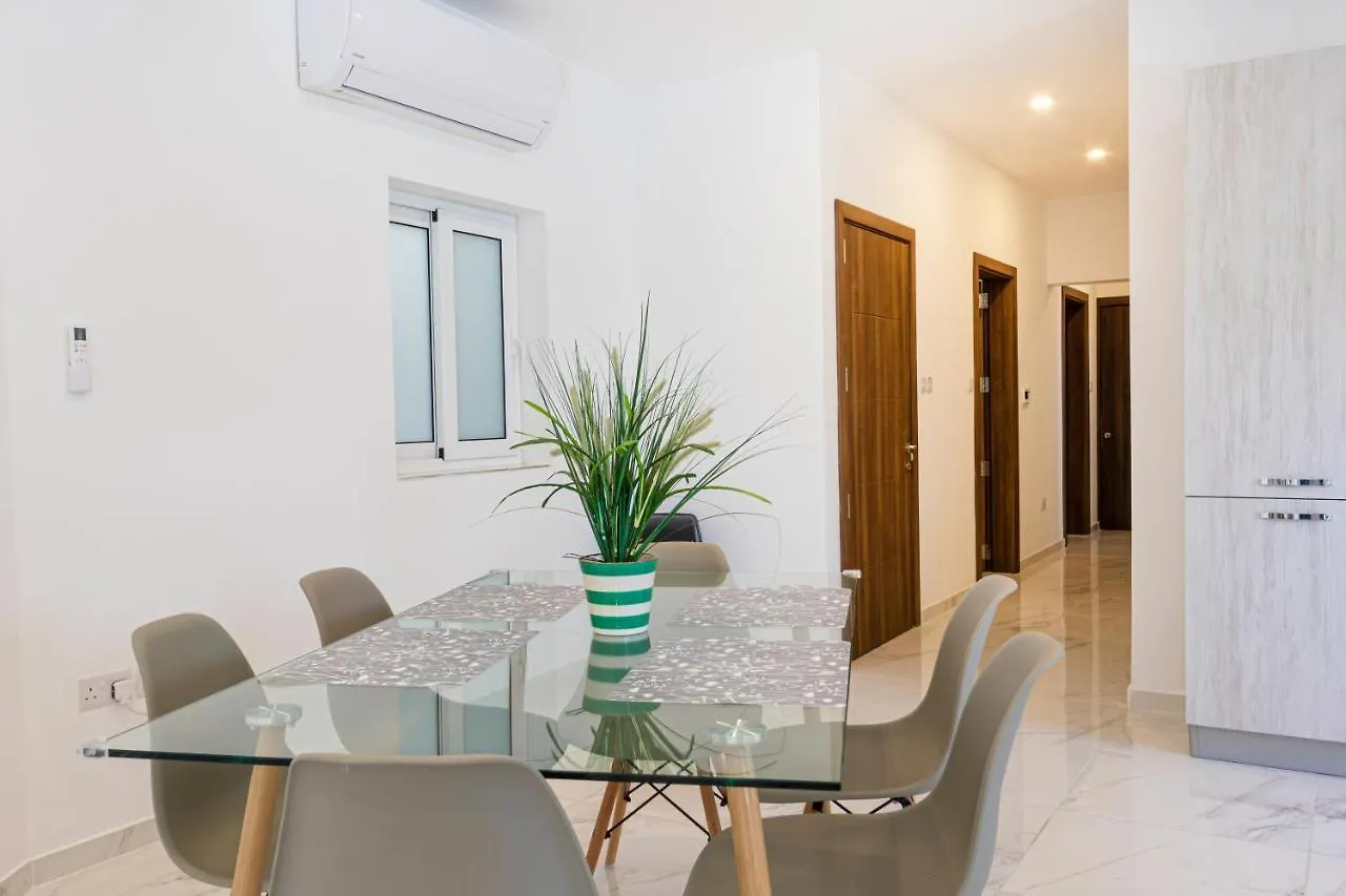 Ha2- Modern And Spacious 3 Bedroom Apartment San Gwann 0*,