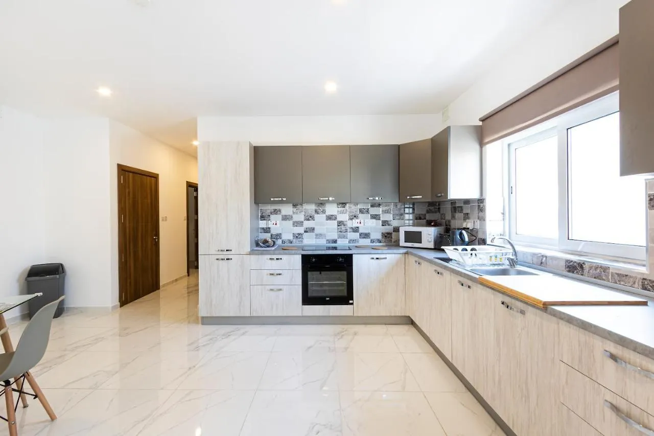 Ha2- Modern And Spacious 3 Bedroom Apartment San Gwann 0*,  Malta