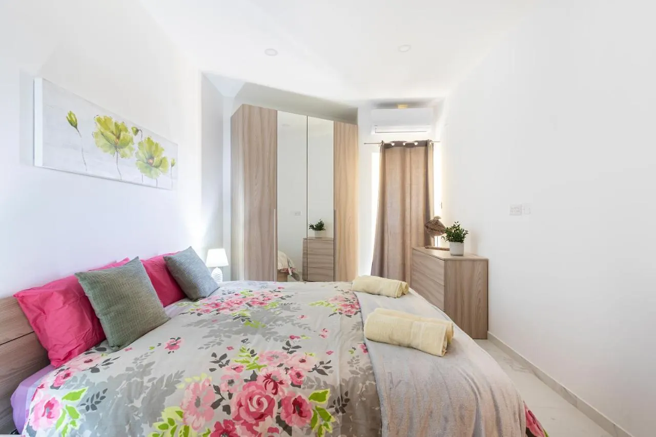 Ha2- Modern And Spacious 3 Bedroom Apartment San Gwann 0*,