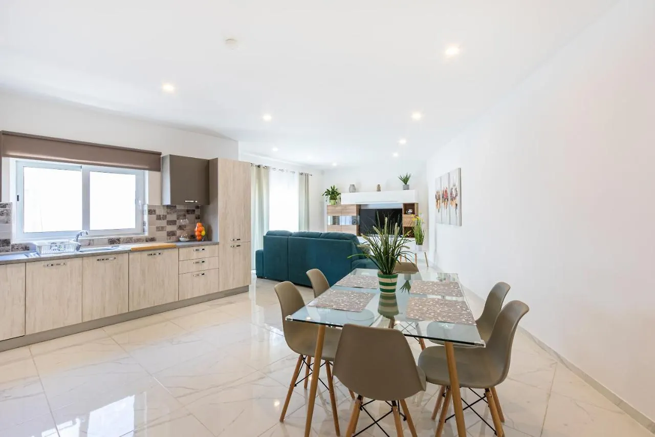 Ha2- Modern And Spacious 3 Bedroom Apartment San Gwann Malta