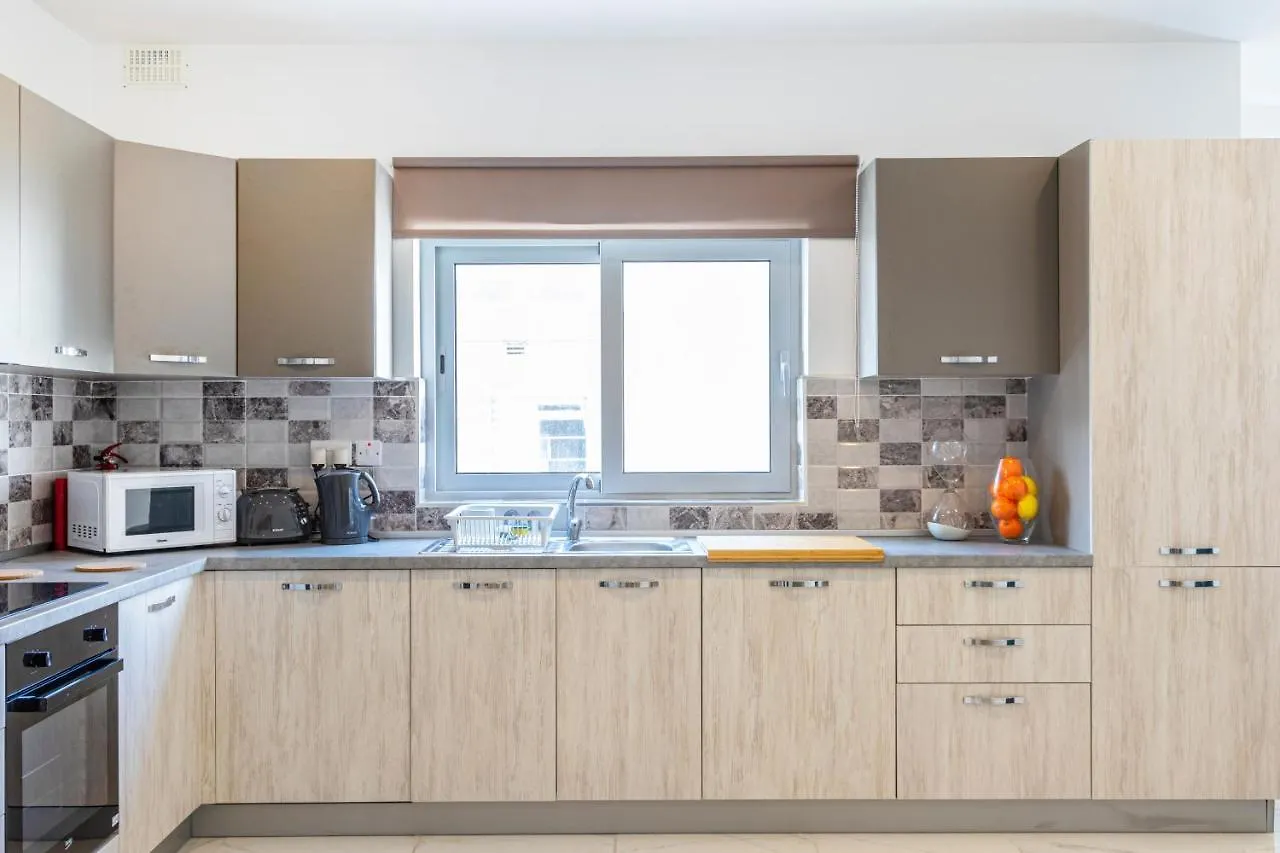 Ha2- Modern And Spacious 3 Bedroom Apartment San Gwann Malta