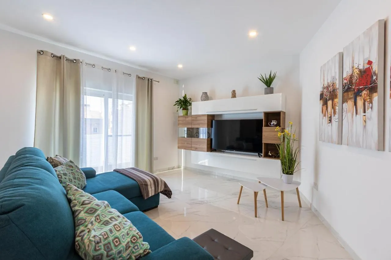 Ha2- Modern And Spacious 3 Bedroom Apartment San Gwann Malta