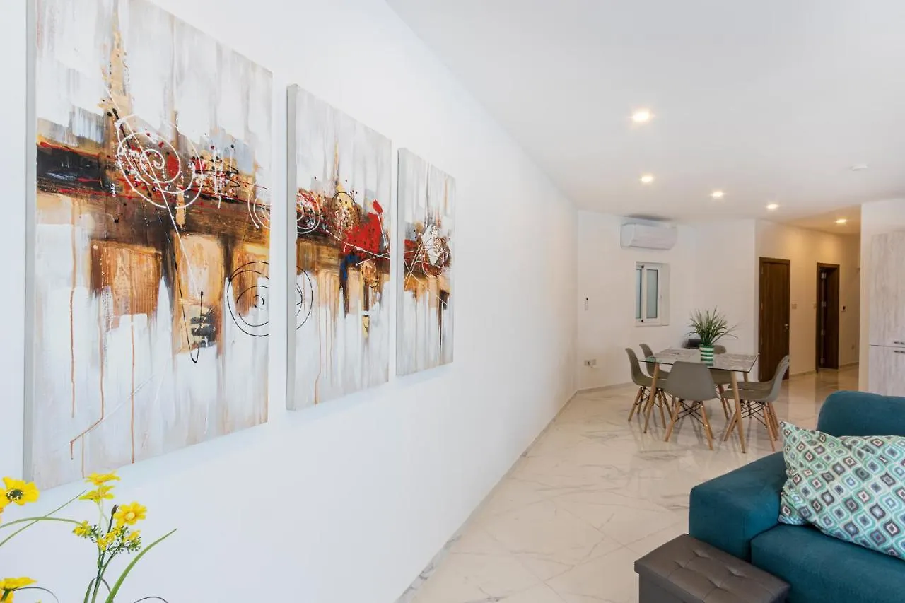 Ha2- Modern And Spacious 3 Bedroom Apartment San Gwann 0*,  Malta